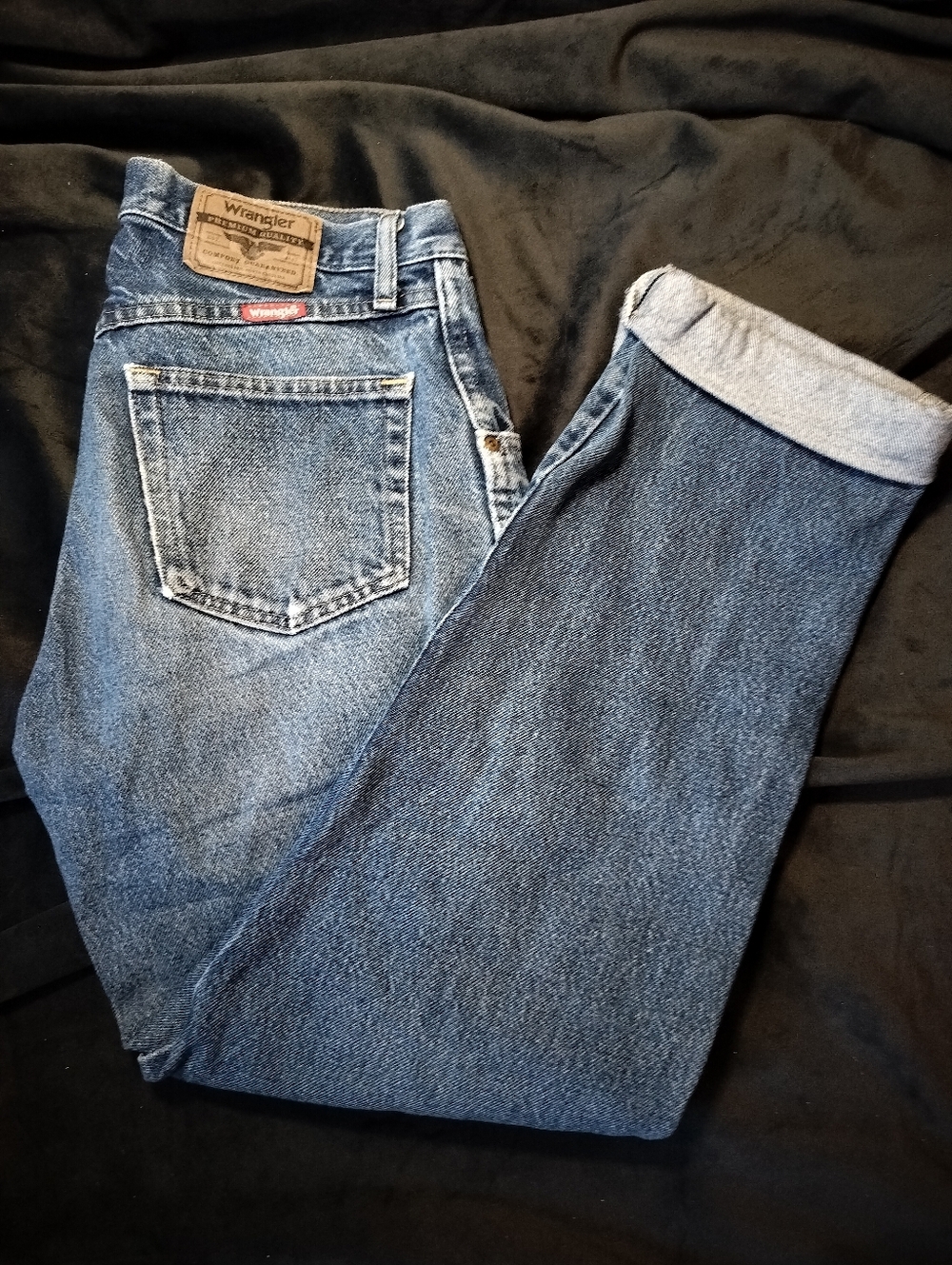 Wrangler Classic Regular Fit Blue Denim Jeans Broken In/Distressed 31x32